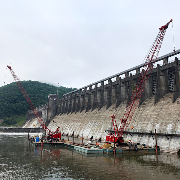 2_Manitowoc_Crawler_Crane_Bridge_work